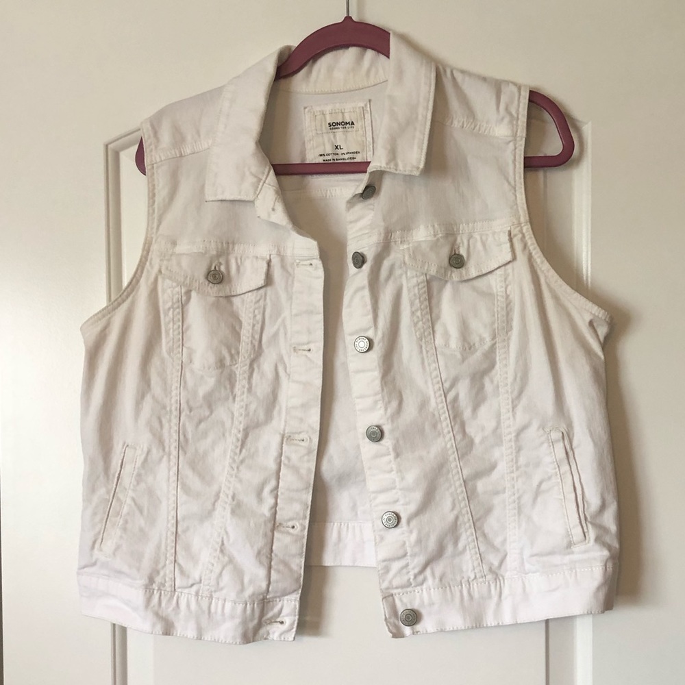 Cropped white jean vest. Sonoma size XL